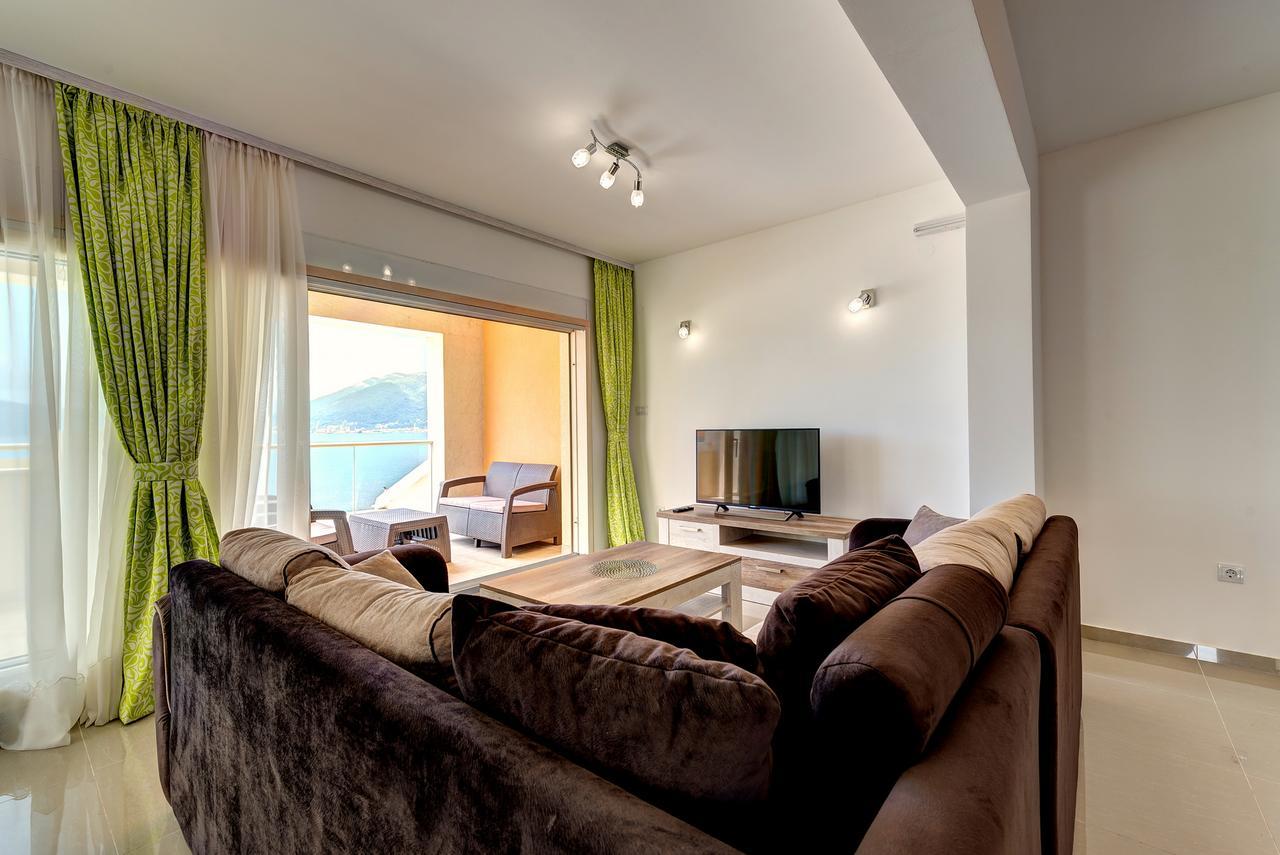 Apartments Villa Adriatic Tivat Kültér fotó