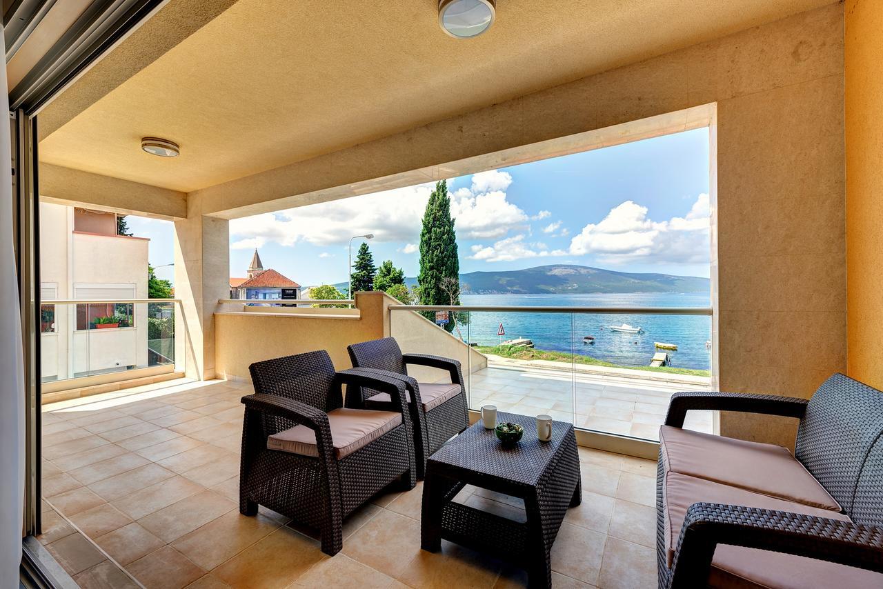 Apartments Villa Adriatic Tivat Kültér fotó