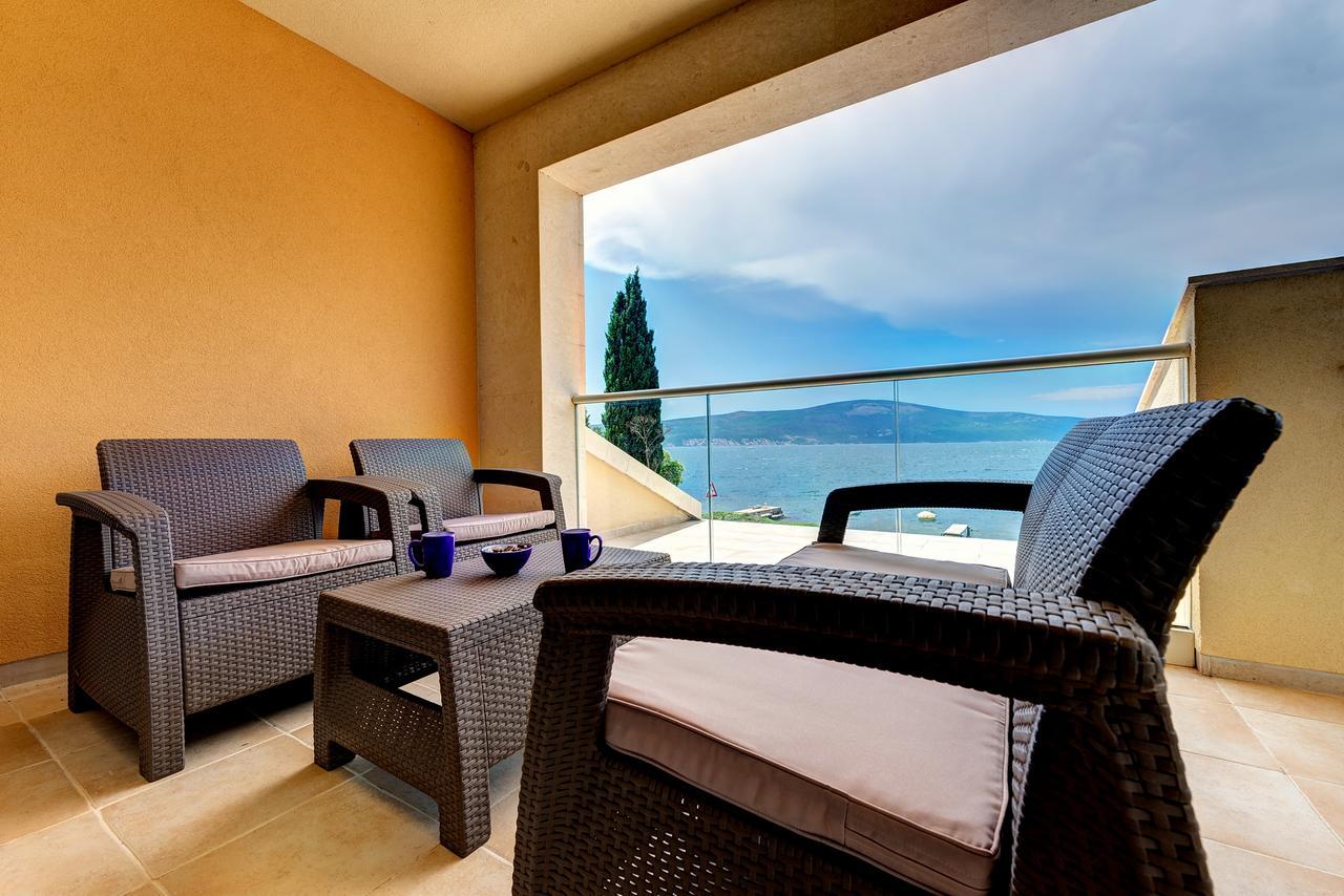 Apartments Villa Adriatic Tivat Kültér fotó